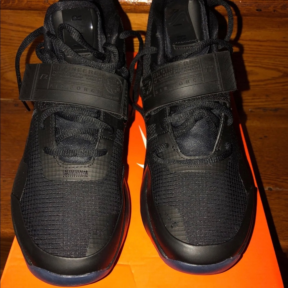 ******BRAND NEW*****8.5 Nike Air Force Max